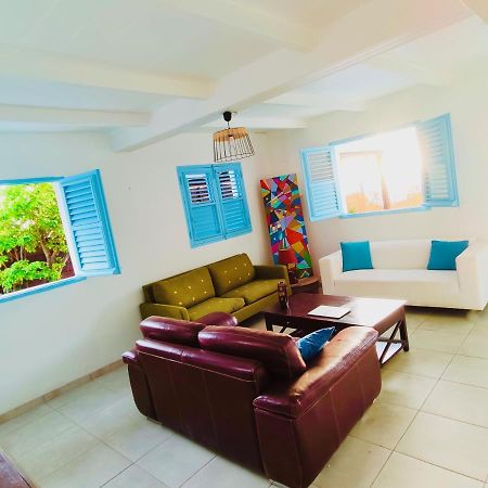 Location Maison Bleue Avec Piscine Privative Au Carbet Martinique ル・カルベ エクステリア 写真