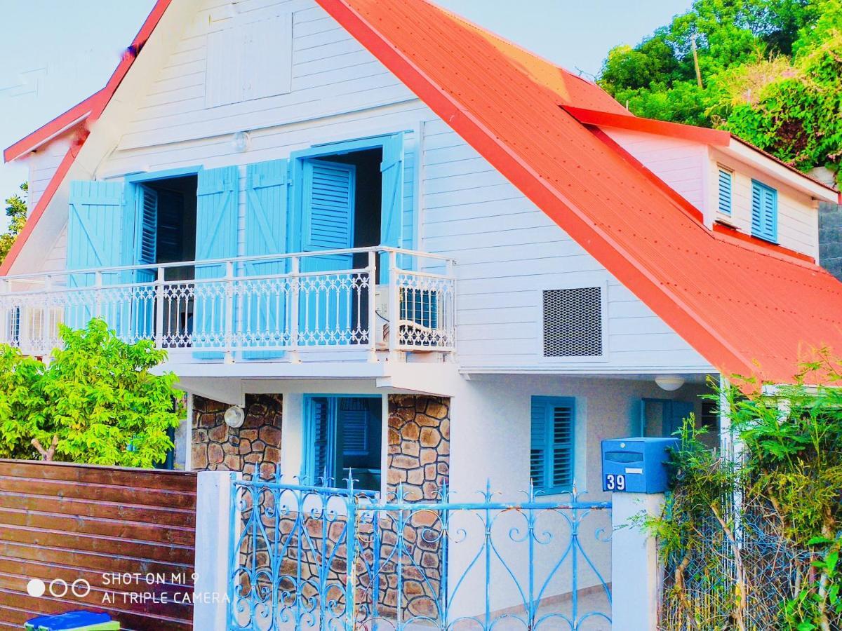 Location Maison Bleue Avec Piscine Privative Au Carbet Martinique ル・カルベ エクステリア 写真