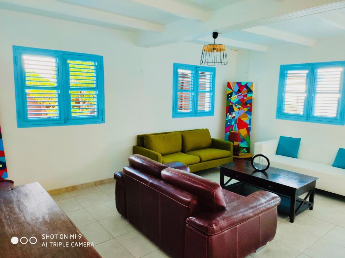 Location Maison Bleue Avec Piscine Privative Au Carbet Martinique ル・カルベ エクステリア 写真