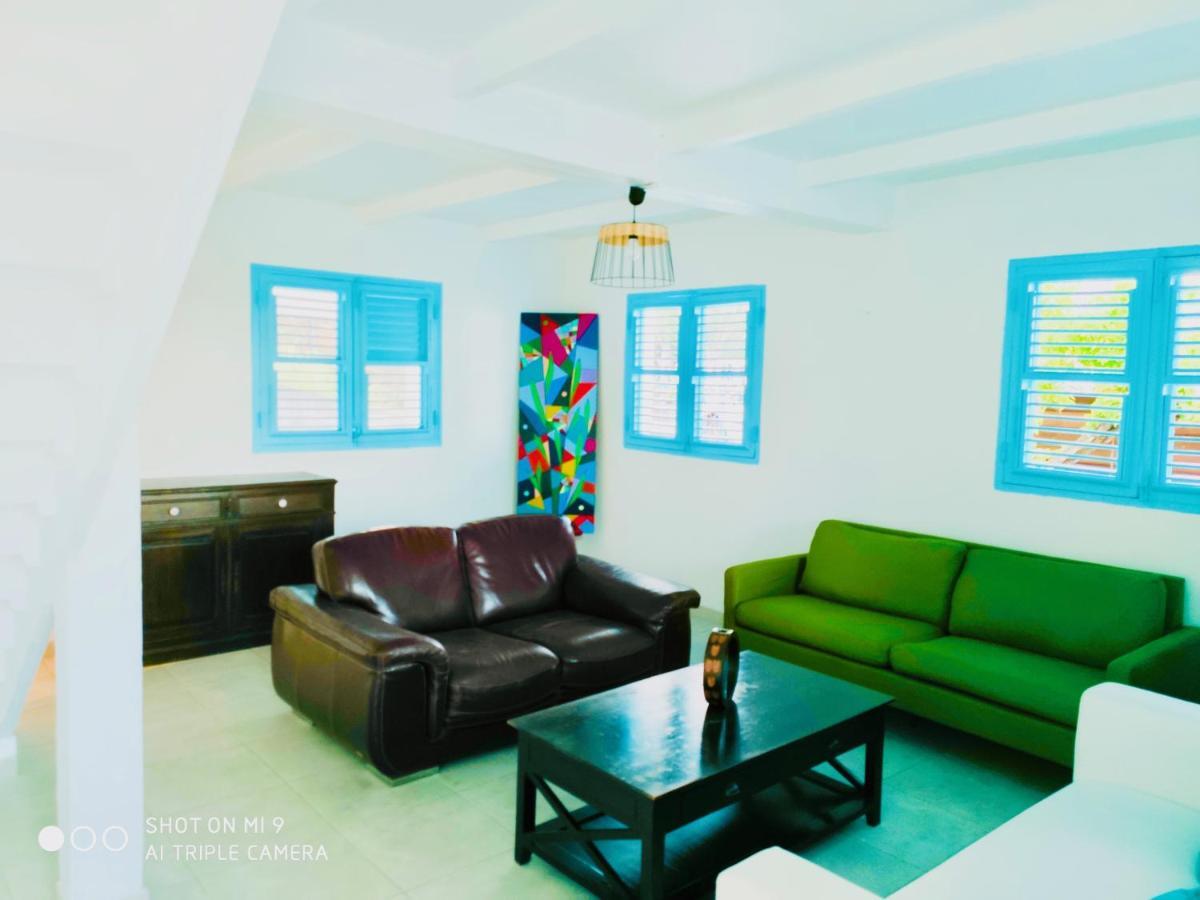 Location Maison Bleue Avec Piscine Privative Au Carbet Martinique ル・カルベ エクステリア 写真